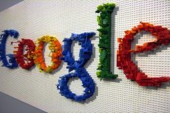 Google avoids answering questions about China censored app