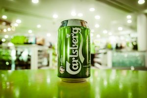 Carlsberg becomes to first brewery to stop using plastic rings by gluing beers together