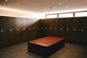 How to Choose the Right Locker Material for High-Use Facilities